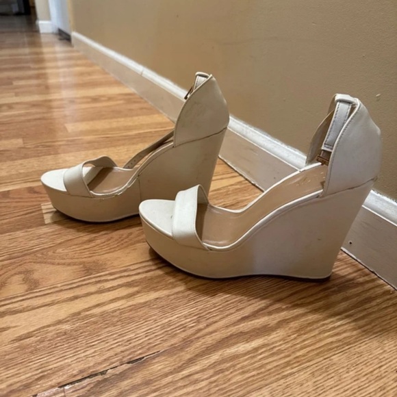 Silver Jeans Elegant White Ankle Strap Heels - Picture 2 of 5